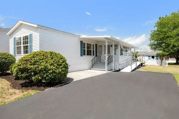 85 Amherst Ave, Taunton, MA 02780
