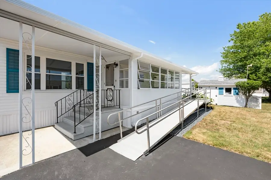 85 Amherst Ave, Taunton, MA 02780 - #2