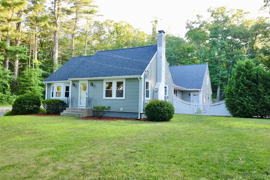 12 Mill St, Hopedale, MA 01747 - #2