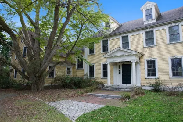197 Rumstick Rd, Barrington, RI 02806