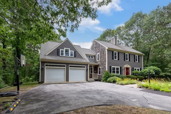 195 Bournehurst Dr, Plymouth, MA 02360