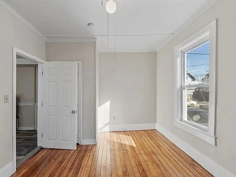 2 Grove St, Haverhill, MA 01832 - #2