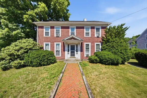 42 S Main St, Uxbridge, MA 01569