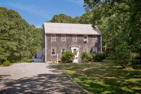 52 Oak Knoll, West Tisbury, MA 02575