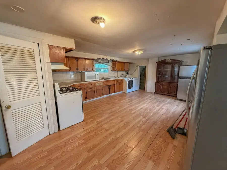 32 Oliver St, Lowell, MA 01854 - #2