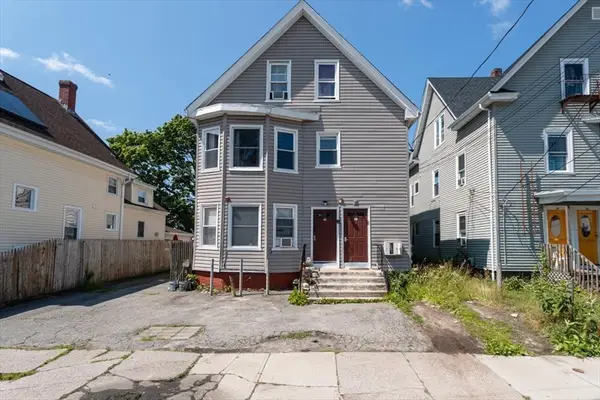 39-41 Myrtle St, Pawtucket, RI 02860