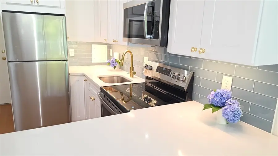 200 Swanton #L8, Winchester, MA 01890 - #3