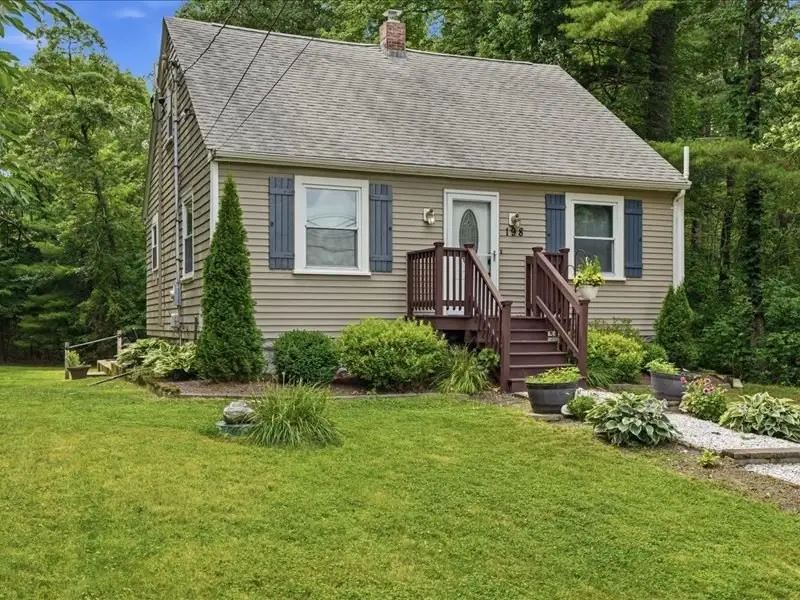 198 County St, Lakeville, MA 02347 - #2