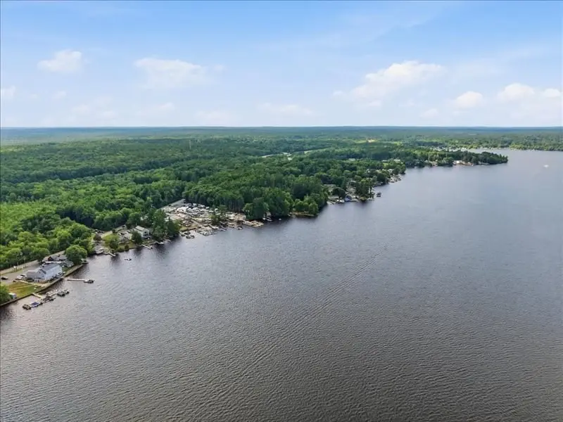 198 County St, Lakeville, MA 02347 - #3