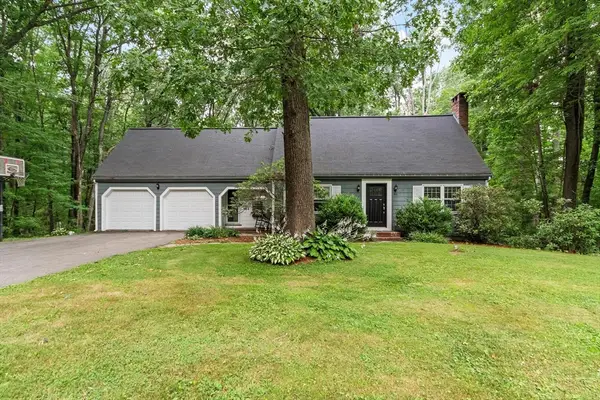 67 Glencrest Dr, North Andover, MA 01845