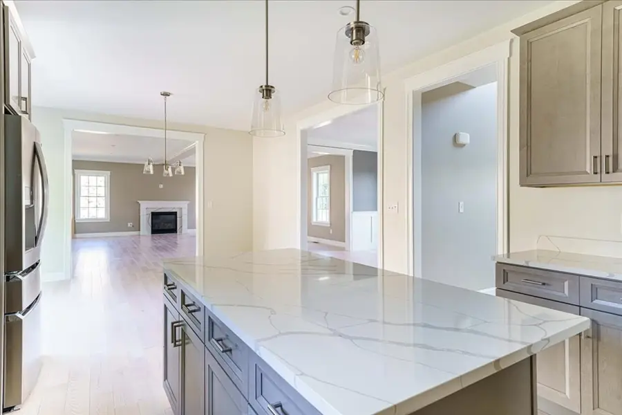 121 Valerie Run, Northbridge, MA 01534 - #3
