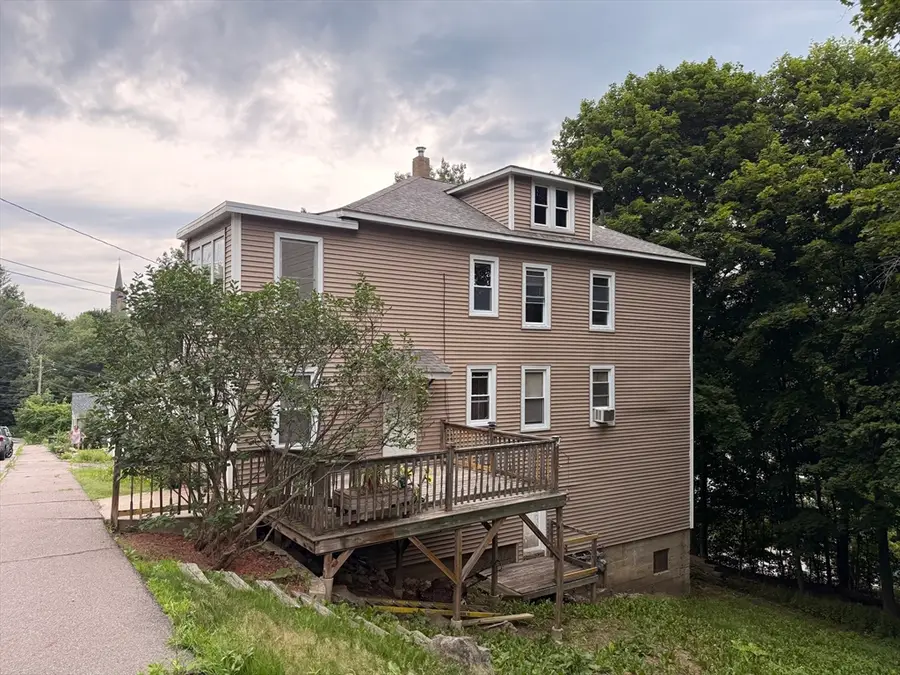 105 Grant St, Gardner, MA 01440 - #3