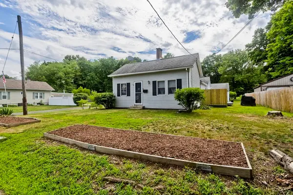82 Montgomery St, Westfield, MA 01085