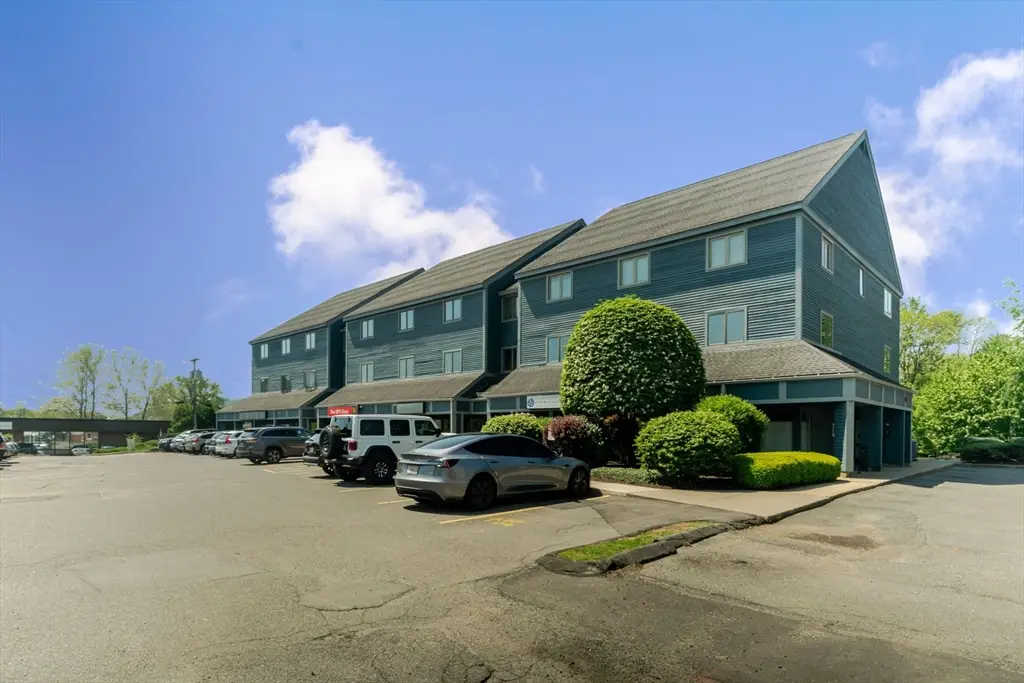 351 Pleasant St #9, Northampton, MA 01060 - #1