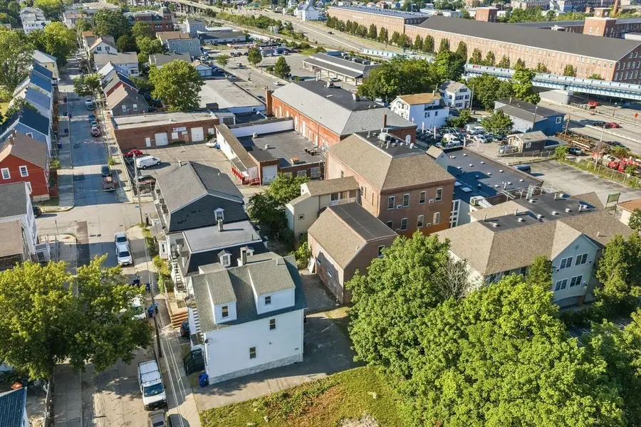 1272 Pleasant St, New Bedford, MA 02740 - #3