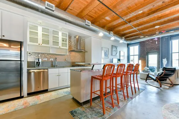 35 Channel Center St #206, Boston, MA 02210