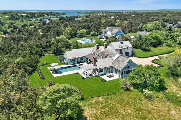 29 Slough Cove Rd, Edgartown, MA 02539