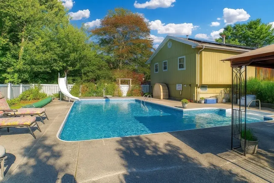 6 Gary Dr, Mattapoisett, MA 02739 - #3