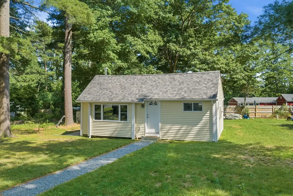 8 Violet St, Lakeville, MA 02743 - #1