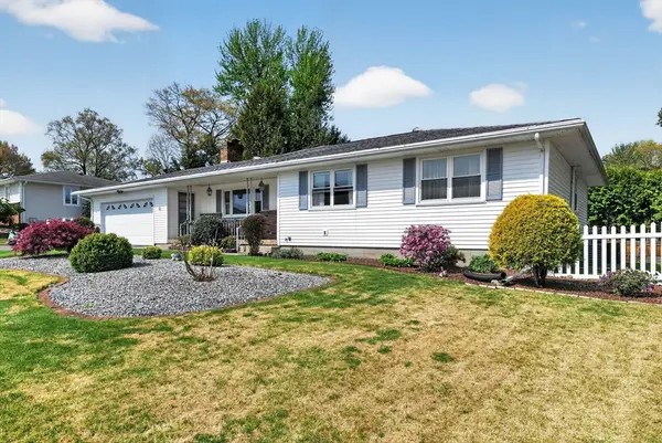 246 Tolpa Cir, Chicopee, MA 01020