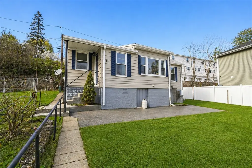 25 Johnson St, Worcester, MA 01604 - #1