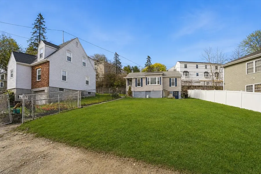 25 Johnson St, Worcester, MA 01604 - #3