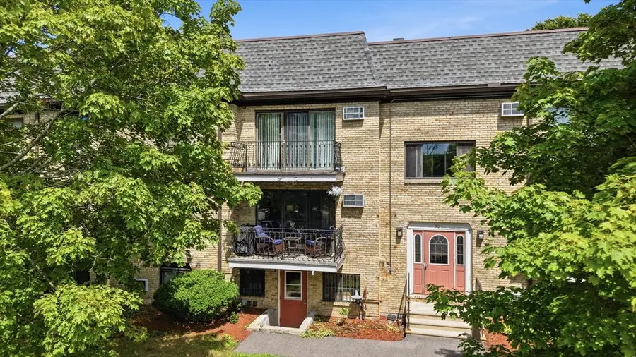 303 Pawtucket Blvd #14, Lowell, MA 01854 - #2