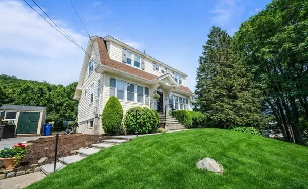 27 Cedarcroft Lane, Waltham, MA 02451