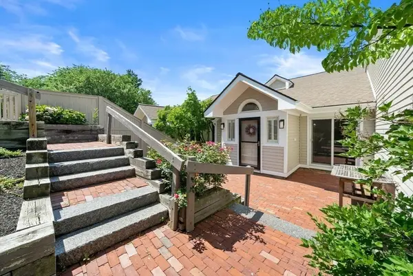 85 Algonquin Road #85, Newton, MA 02467