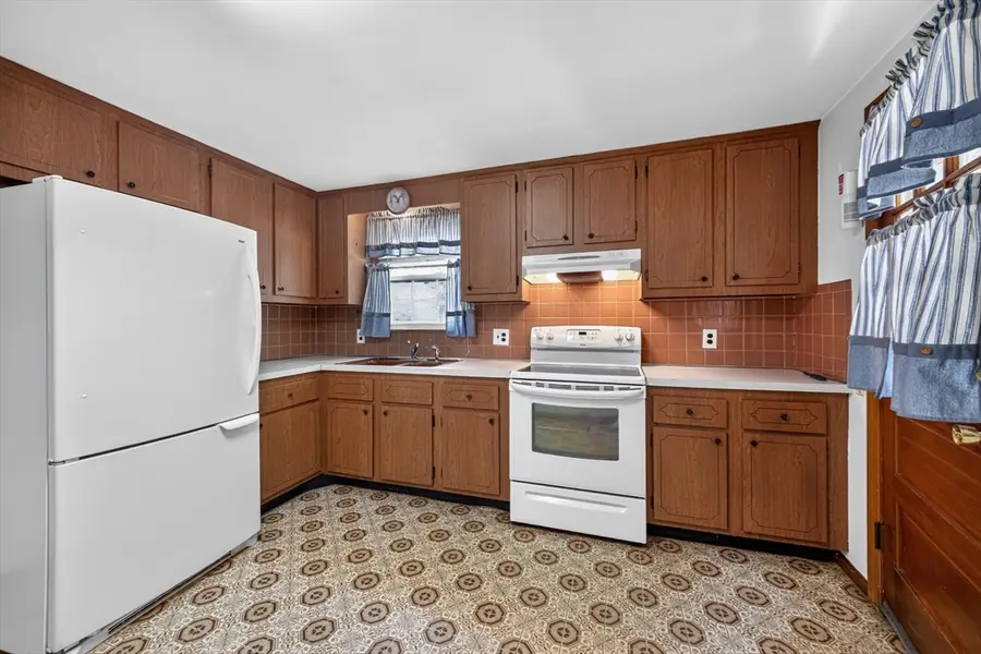 1 Ridgeway Ave, Billerica, MA 01821 - #3