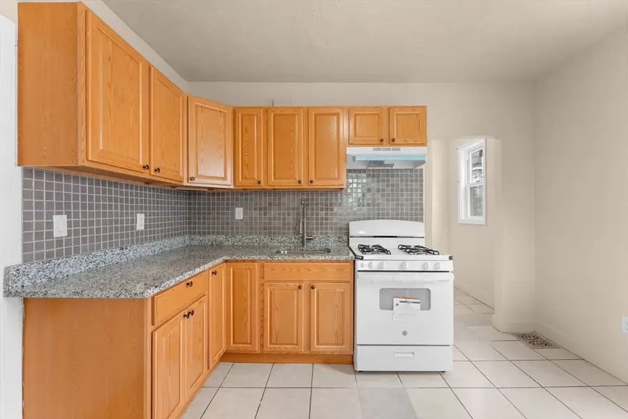 60 Commercial St, Lynn, MA 01905 - #3