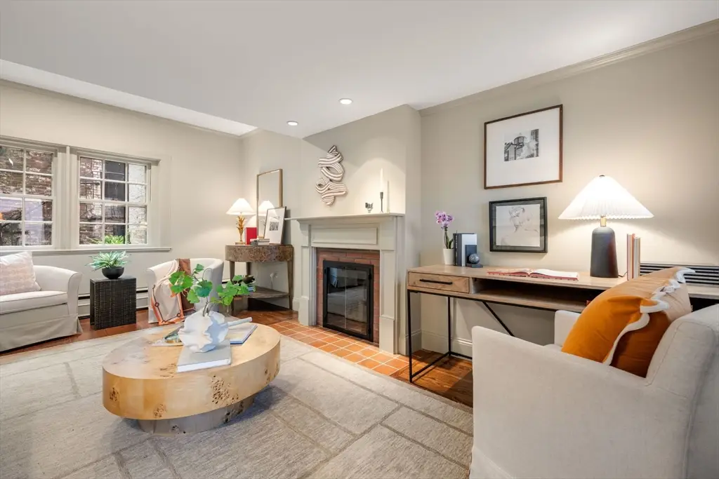 21 Walnut #M, Boston, MA 02108 - #1