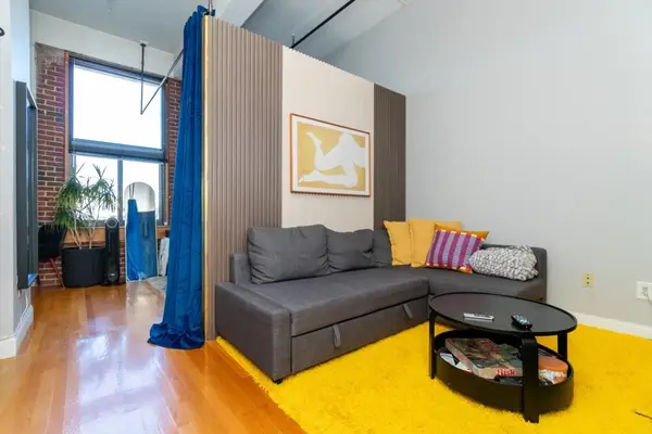 320 W 2nd St #303, Boston, MA 02127