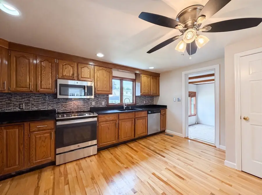 4 Macarthur Cir, Peabody, MA 01960 - #3