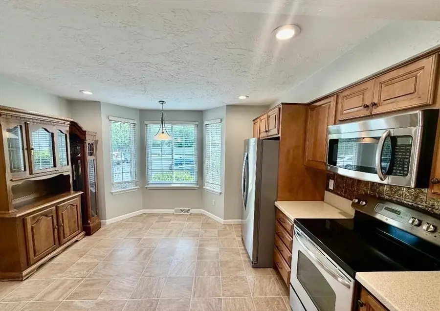 27 Church St #11, Weymouth, MA 02189 - #2