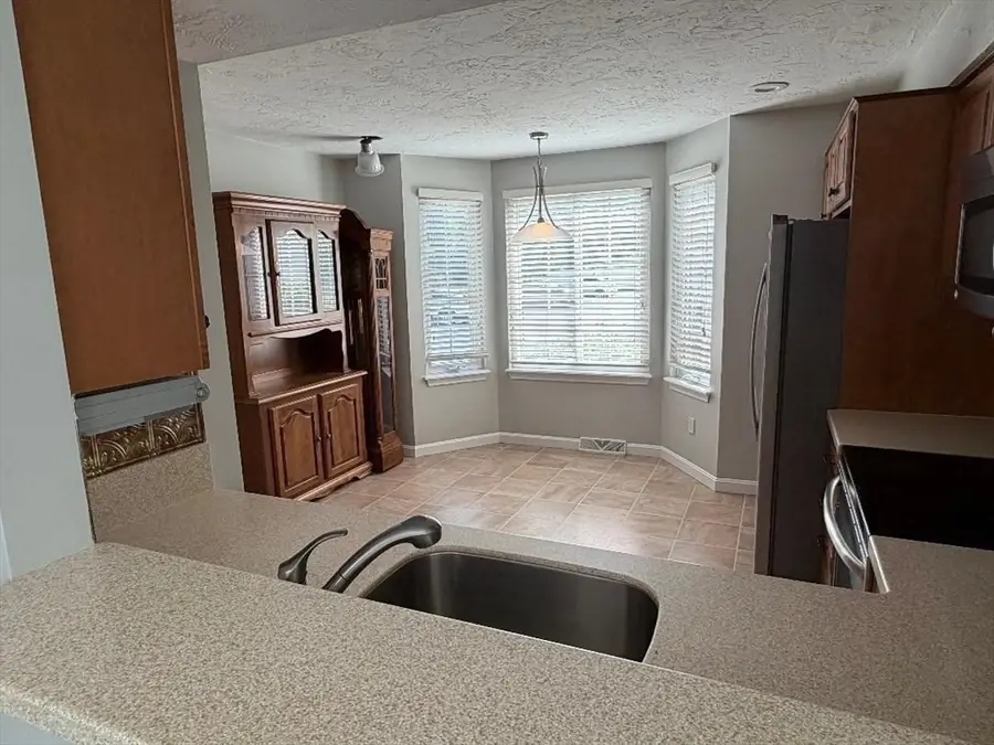 27 Church St #11, Weymouth, MA 02189 - #3