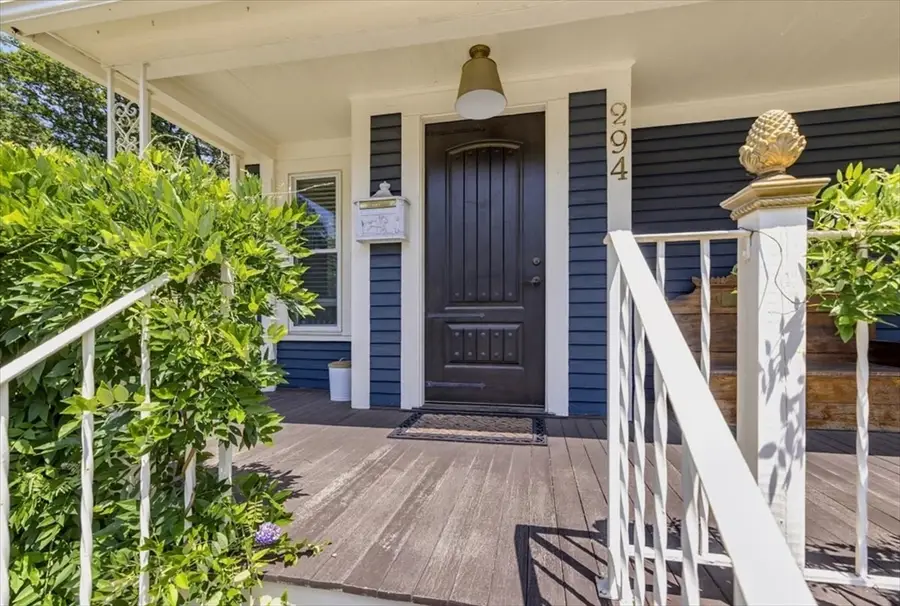 294 Wentworth Ave, Lowell, MA 01852 - #3
