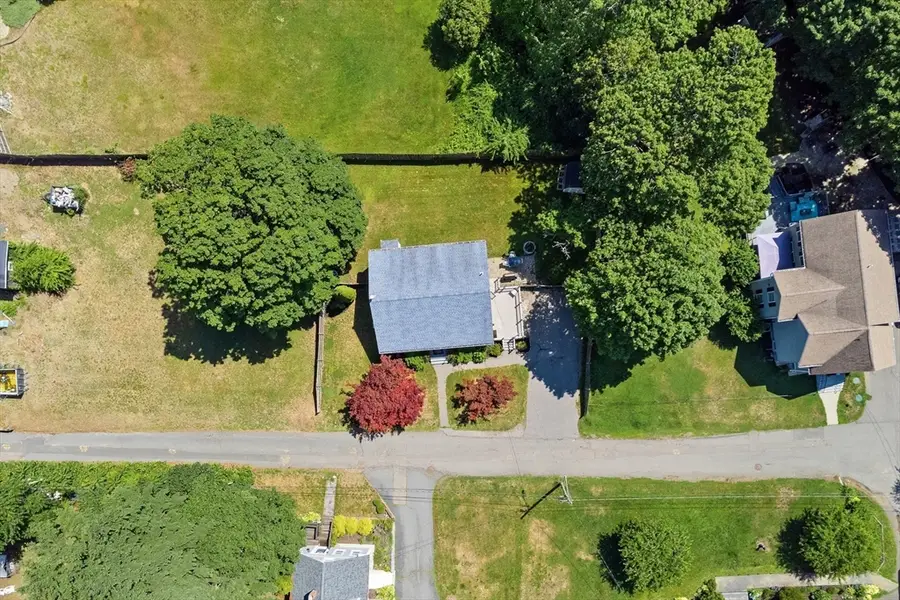 8 Gushee Ln, Taunton, MA 02780 - #3