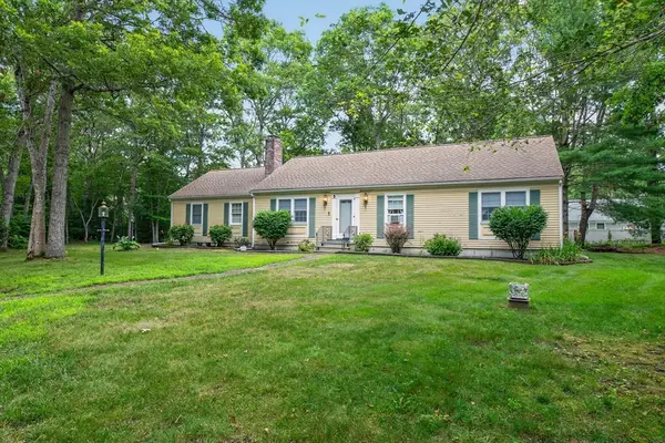 5 Greenview Cir, Sandwich, MA 02563