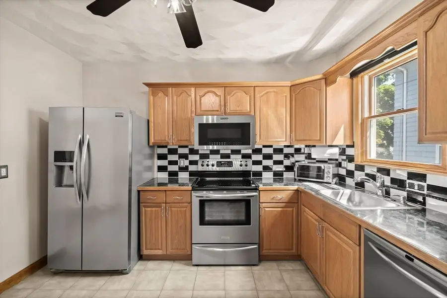 31 Bates St, Danvers, MA 01923 - #3