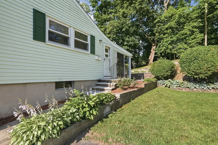 31 Eastern Avenue, Woburn, MA 01801 - #3