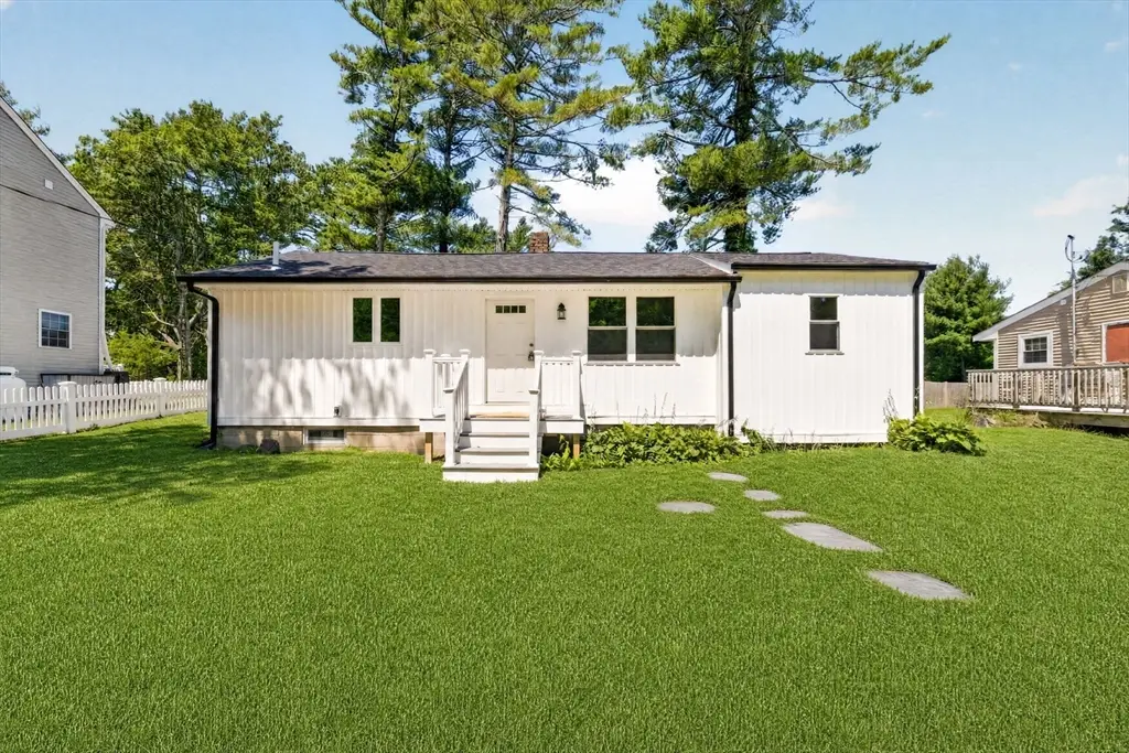 56 Buzzards Bay Dr, Plymouth, MA 02360 - #1