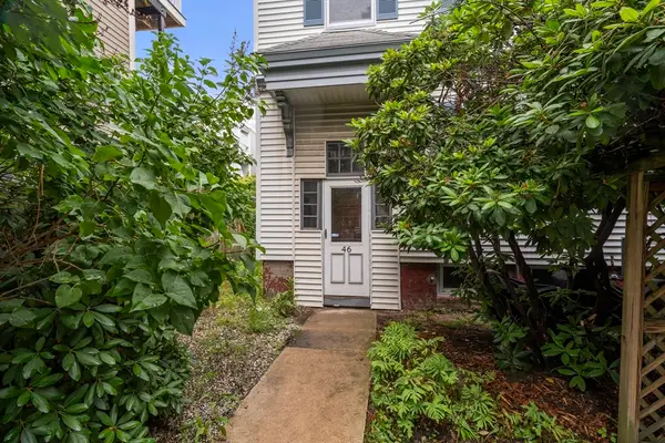 46-R H St, Boston, MA 02127