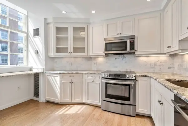 106 Thirteenth #316, Boston, MA 02129