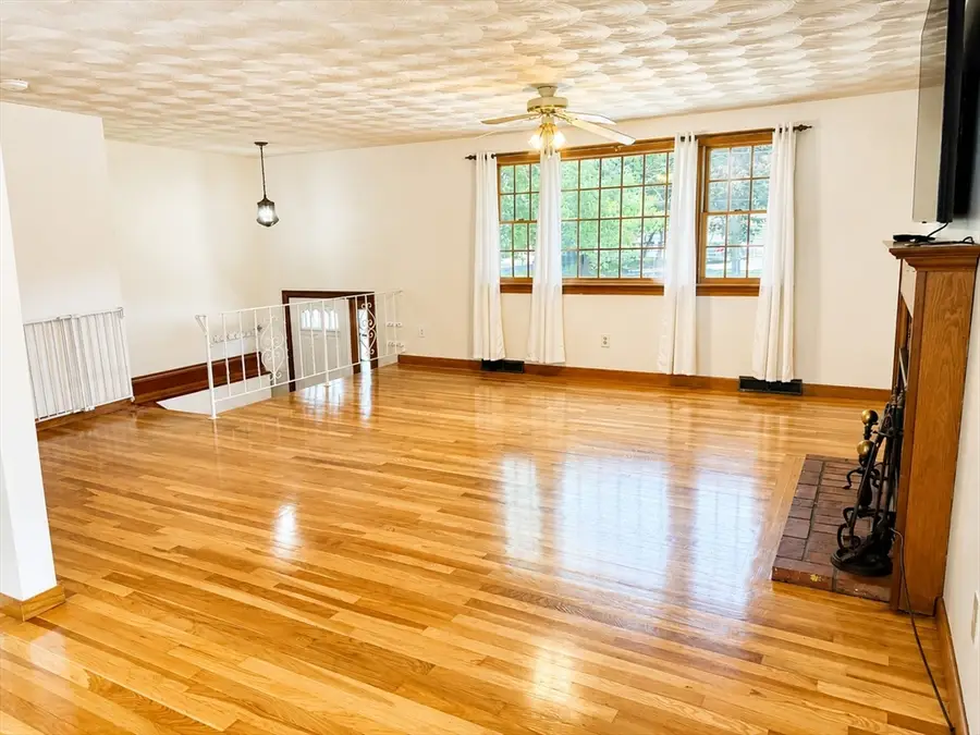 91 Loganberry Dr, Abington, MA 02351 - #3