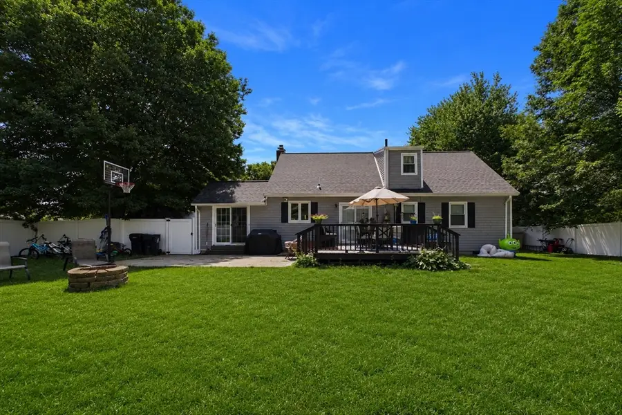 41 Normand St, Dartmouth, MA 02747 - #3