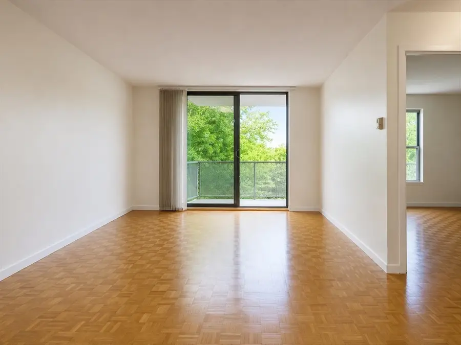 19 Winchester St #402, Brookline, MA 02446 - #3