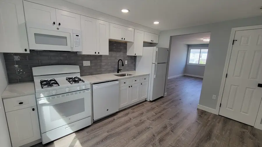 5 Lenox St #4, Lowell, MA 01852 - #2