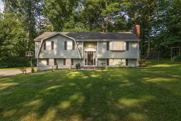 11 Harriman Rd, Merrimac, MA 01860