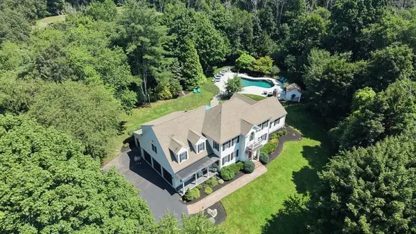 60 Old Oaken Bucket Rd, Norwell, MA 02061